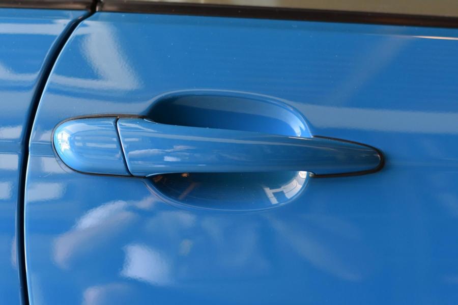 Детали экстерьера BMW M3 Coupe Laguna Seca Blue (E46) 2003 года  (фото 83 из 149)